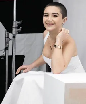 Florence Pugh OnlyFans Leaked Free Thumbnail Picture - #IkHUTMyr34