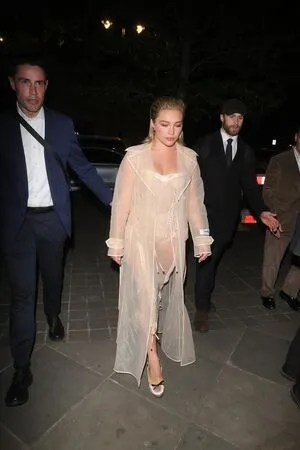 Florence Pugh OnlyFans Leaked Free Thumbnail Picture - #SAaZnLZ5hb