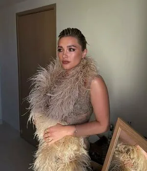 Florence Pugh OnlyFans Leaked Free Thumbnail Picture - #WXxXjuAAFp