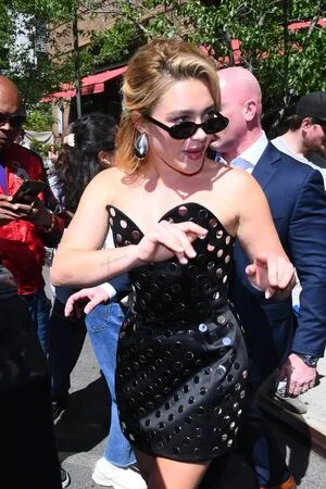 Florence Pugh OnlyFans Leaked Free Thumbnail Picture - #hFaJ15vK0U
