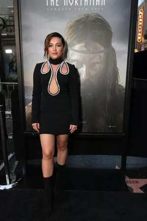 Florence Pugh OnlyFans Leaked Free Thumbnail Picture - #igUrngOnKS