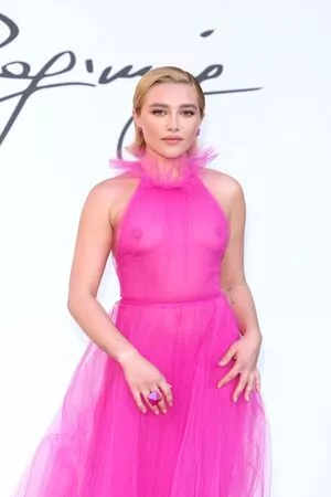 Florence Pugh OnlyFans Leaked Free Thumbnail Picture - #sm0fx9arU7