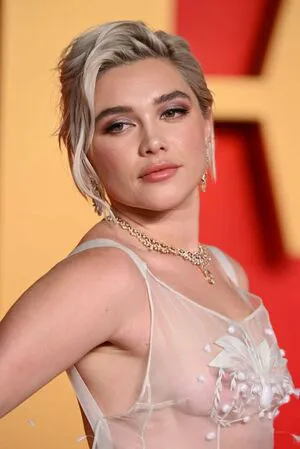 Florence Pugh OnlyFans Leaked Free Thumbnail Picture - #u0BAfAUs7A