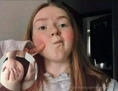 Floweremma OnlyFans Leaked Free Thumbnail Picture - #0FMdX94Tmm