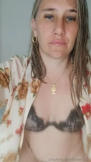 Flowers222 OnlyFans Leaked Free Thumbnail Picture - #EVGfm1i5If