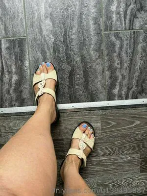 Foot Mistress Miss B OnlyFans Leaked Free Thumbnail Picture - #35LJUD9C4t