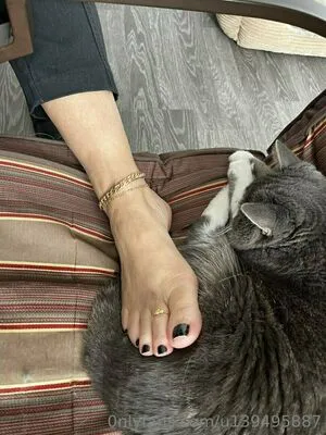Foot Mistress Miss B OnlyFans Leaked Free Thumbnail Picture - #PerjkJ0TLK