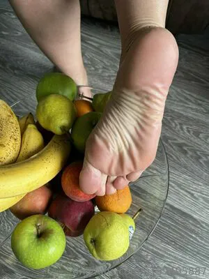 Foot Mistress Miss B OnlyFans Leaked Free Thumbnail Picture - #aejiw4NUD2