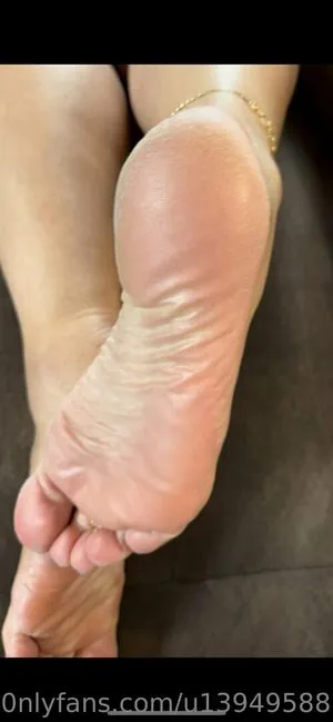 Foot Mistress Miss B OnlyFans Leaked Free Thumbnail Picture - #h4EWdUX0yu