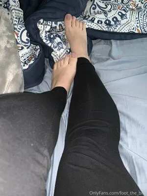 Foot The Bills OnlyFans Leaked Free Thumbnail Picture - #5JR3TqYI0k