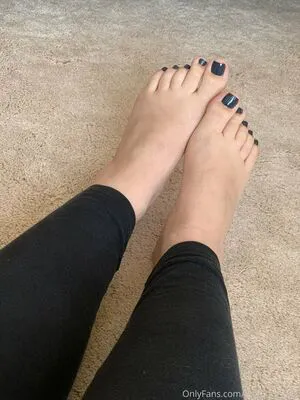 Foot The Bills OnlyFans Leaked Free Thumbnail Picture - #OCqHBALNDD