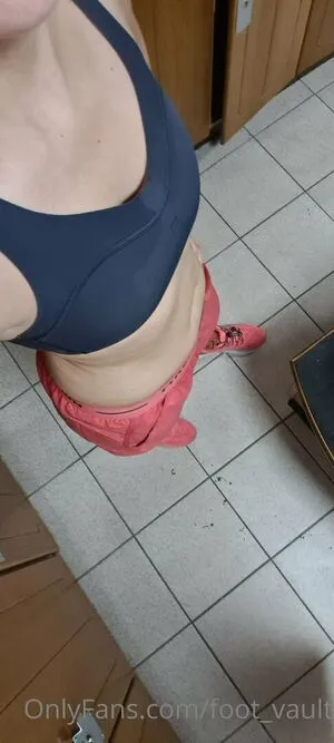 Foot Vault OnlyFans Leaked Free Thumbnail Picture - #tufErz1A9n