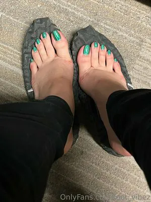 Foot Vibez OnlyFans Leaked Free Thumbnail Picture - #uhundb9P0P
