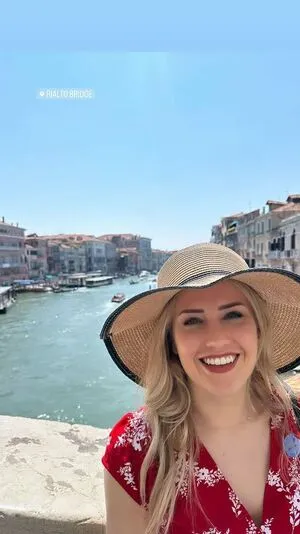 Footdocdana Dr Dana Brems OnlyFans Leaked Free Thumbnail Picture - #5ijSRgqK3x