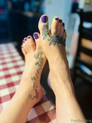 Footfondling OnlyFans Leaked Free Thumbnail Picture - #0Frz7j1vYN