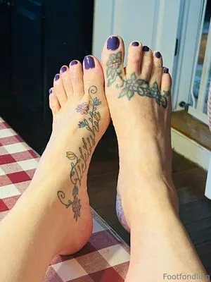 Footfondling OnlyFans Leaked Free Thumbnail Picture - #34Gahlf4cG