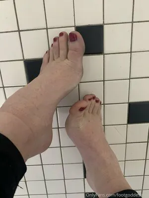 Footgoddesskat OnlyFans Leaked Free Thumbnail Picture - #DMIdOigx3q