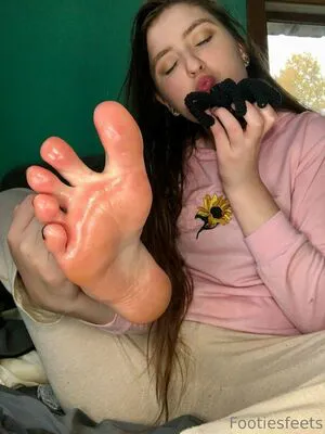 Footiesfeets OnlyFans Leaked Free Thumbnail Picture - #9snoBxbHEw