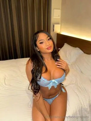 Foreignaiomi OnlyFans Leaked Free Thumbnail Picture - #81chxjOXVr