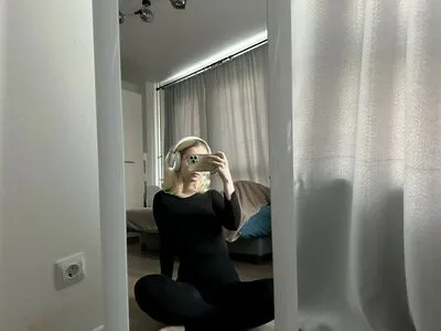 Fox Happiness OnlyFans Leaked Free Thumbnail Picture - #6UQIBRAEpw