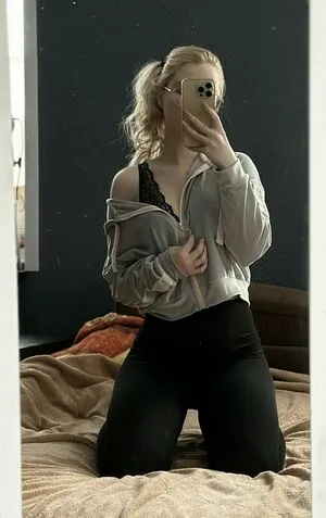 Fox Happiness OnlyFans Leaked Free Thumbnail Picture - #MmnVf1La4N