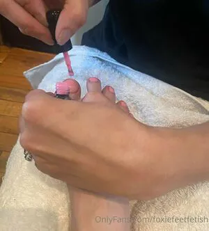 Foxiefeetfetish OnlyFans Leaked Free Thumbnail Picture - #4ZNVpetaou