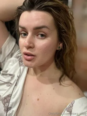 Foxy X Roxy OnlyFans Leaked Free Thumbnail Picture - #2TMxKWjpWK