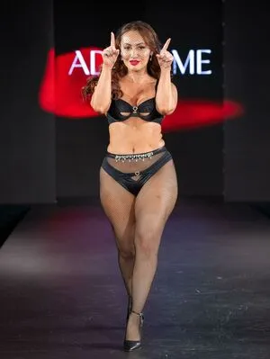 Francia Raisa OnlyFans Leaked Free Thumbnail Picture - #8PGFjeh368