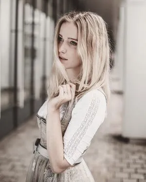 Franzi Mu Llers Franzi Marie Zdf Reporterin Sport OnlyFans Leaked Free Thumbnail Picture - #GX4Yrgt5kJ