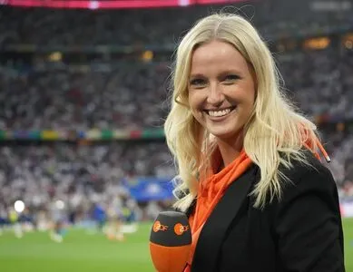 Franzi Mu Llers Franzi Marie Zdf Reporterin Sport OnlyFans Leaked Free Thumbnail Picture - #IEET0zasaW