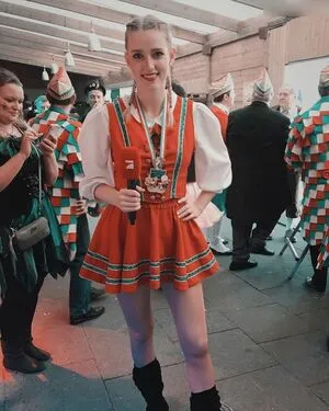 Franzi Mu Llers Franzi Marie Zdf Reporterin Sport OnlyFans Leaked Free Thumbnail Picture - #JQ3SZwLa0X