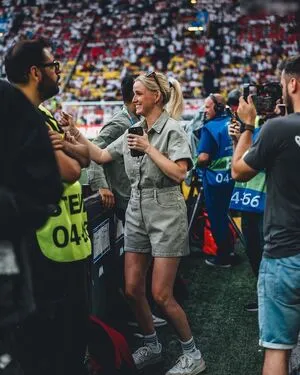 Franzi Mu Llers Franzi Marie Zdf Reporterin Sport OnlyFans Leaked Free Thumbnail Picture - #nPBjAmGojV