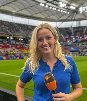 Franzi Mu Llers Franzi Marie Zdf Reporterin Sport OnlyFans Leaked Free Thumbnail Picture - #v2GMQ8rfWR