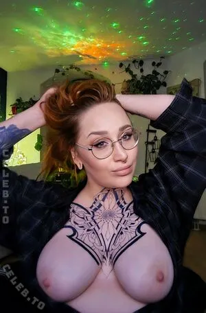 Frau Kopf OnlyFans Leaked Free Thumbnail Picture - #W6b4UxrGAo