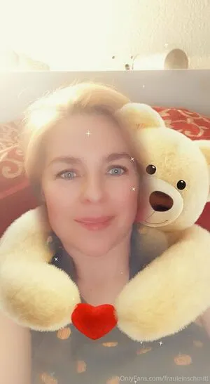 Frauleinschmittfree OnlyFans Leaked Free Thumbnail Picture - #x71hCBf8xI