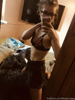Freaky Hippy OnlyFans Leaked Free Thumbnail Picture - #CPNApf3uc7