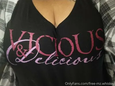 Free Mz Whiskey OnlyFans Leaked Free Thumbnail Picture - #AjkwSmiais