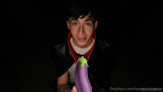 Freedevinholtxxx Thumbnail Picture