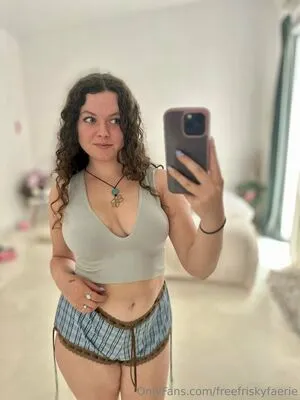 Freefriskyfaerie OnlyFans Leaked Free Thumbnail Picture - #CryAmlMuLT