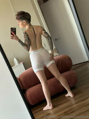 Freepoisonne OnlyFans Leaked Free Thumbnail Picture - #BFPUoulBG1