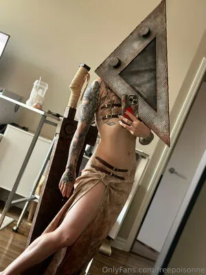 Freepoisonne OnlyFans Leaked Free Thumbnail Picture - #ff5T3SEaCR