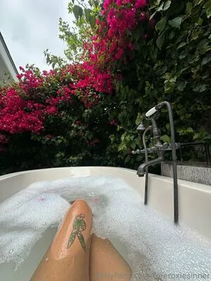 Freeroxiesinner OnlyFans Leaked Free Thumbnail Picture - #Q9K7ar335S