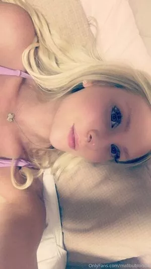 Freshmanblondie18 OnlyFans Leaked Free Thumbnail Picture - #va061Pvn63