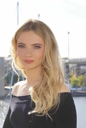 Freya Allan OnlyFans Leaked Free Thumbnail Picture - #m4E8uELeG6