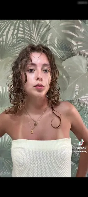 Frida Seemann OnlyFans Leaked Free Thumbnail Picture - #SiiDE80mnt