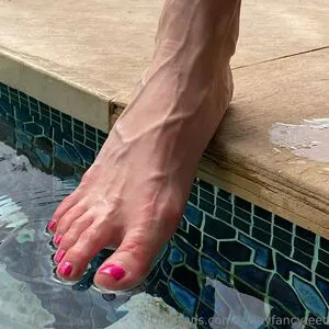 Fridayfancyfeet OnlyFans Leaked Free Thumbnail Picture - #tTtuSydSE1