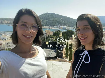 Frisky Twins OnlyFans Leaked Free Thumbnail Picture - #ITr2xv4Yg8