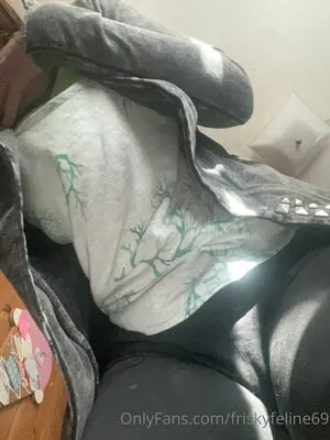 Friskyfeline69 OnlyFans Leaked Free Thumbnail Picture - #2PJaybJmp5