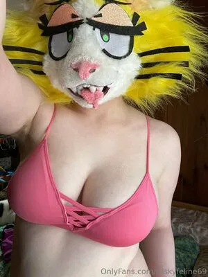 Friskyfeline69 OnlyFans Leaked Free Thumbnail Picture - #35sydwf7tm