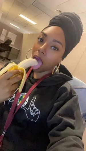 Fromfatmawithxoxo OnlyFans Leaked Free Thumbnail Picture - #x8hXS9wZ8O
